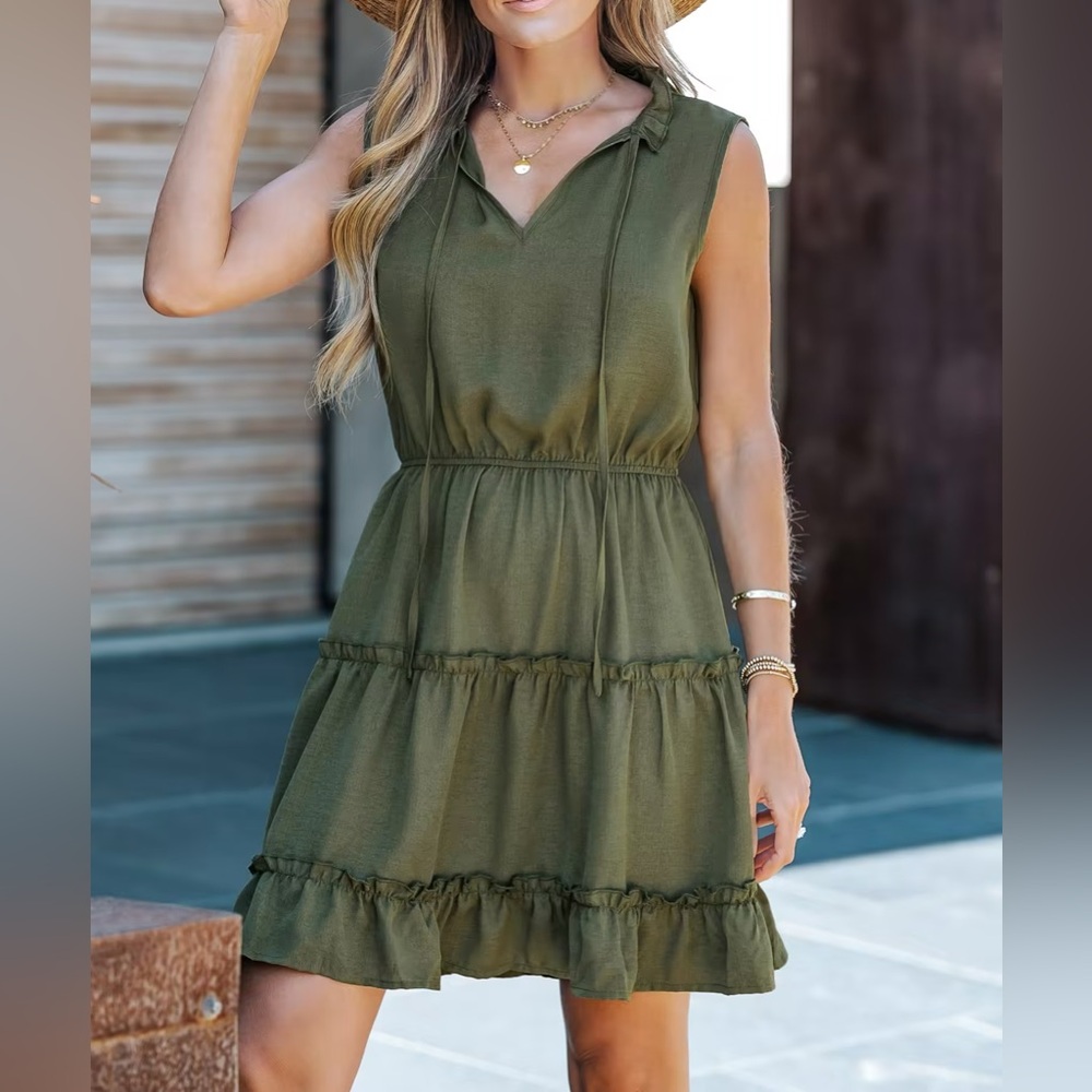NWOT Cupshe Sleeveless V Neck Dress Green Ruffle Tie Neck